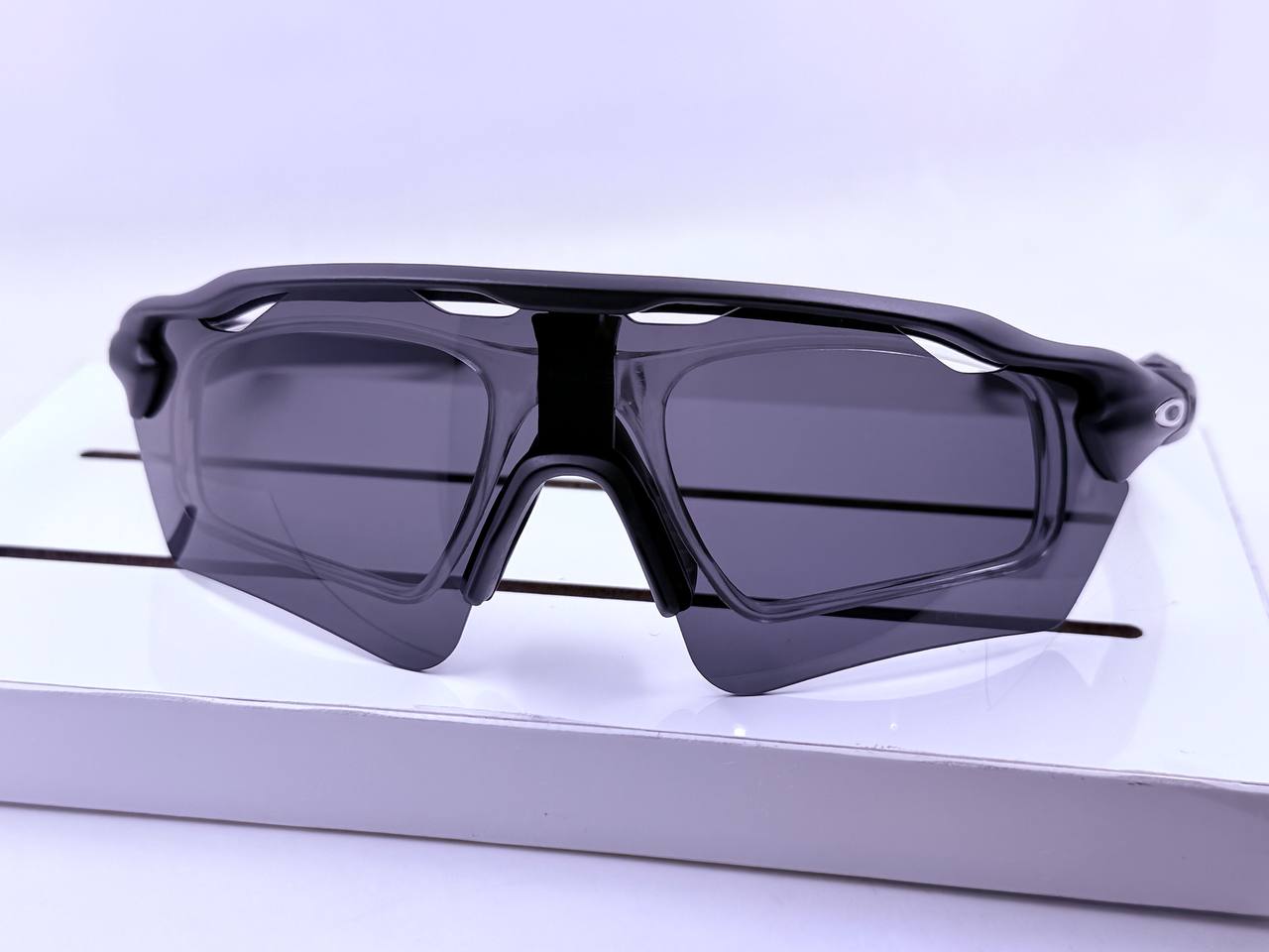نظارة اوكلي